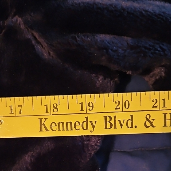 Cozy Black Teddy Jacket - Picture 5 of 11